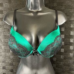 Victoria’s Secret Very Sexy Plunge Bombshell Bra